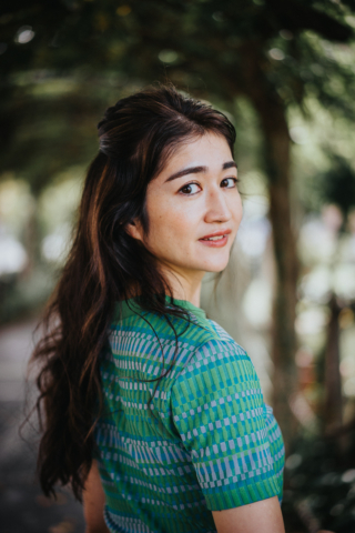洲本市、屋外自然光で撮影した女性ポートレート
